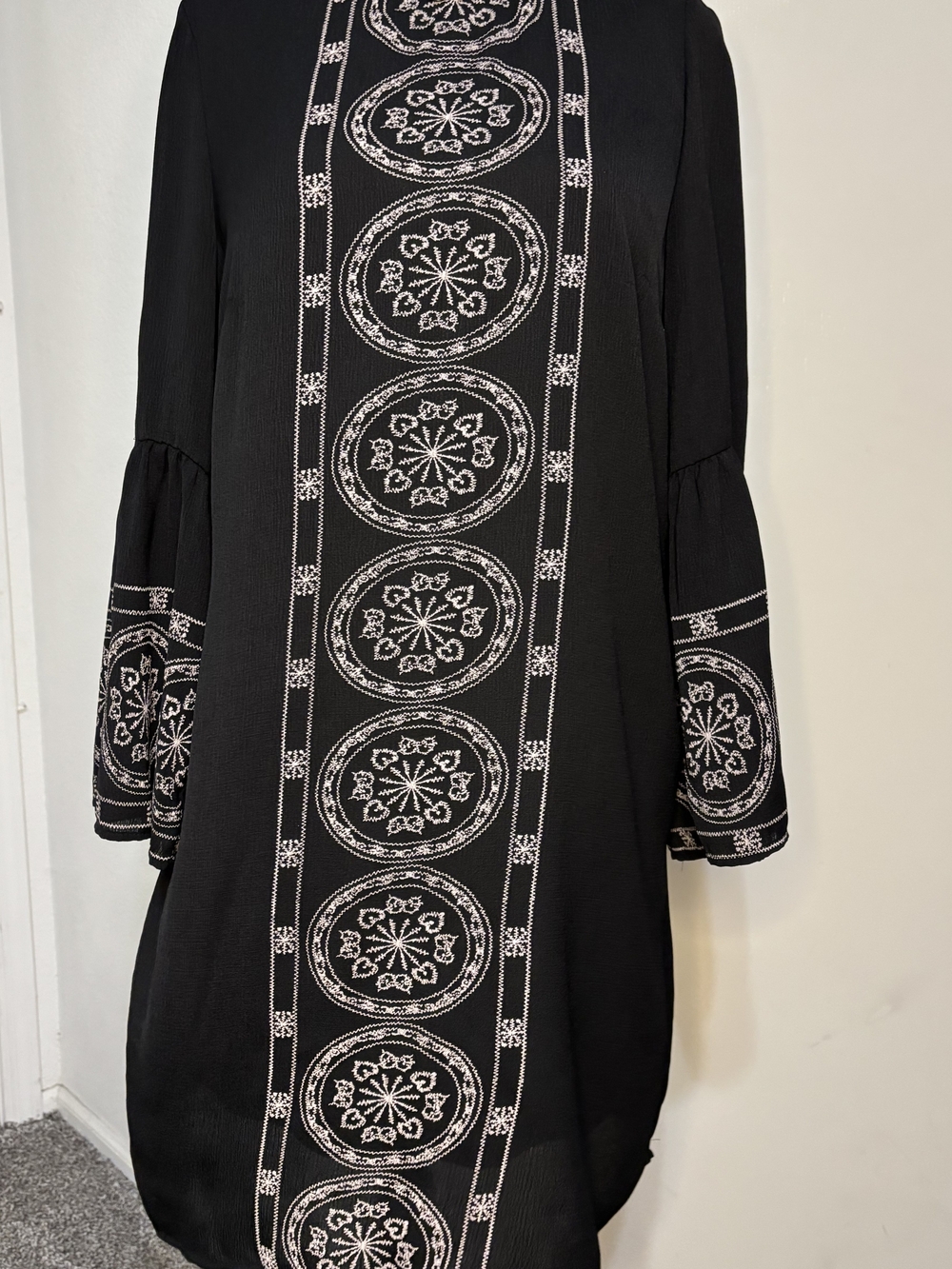 Luxology Black Boho Embroidered Shift Dress with Bell Sleeves Sz M